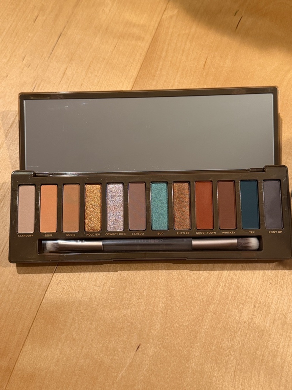 Urban Decay Eyeshadow Palette — Warm Browns, Teal & Deep Navy Shades